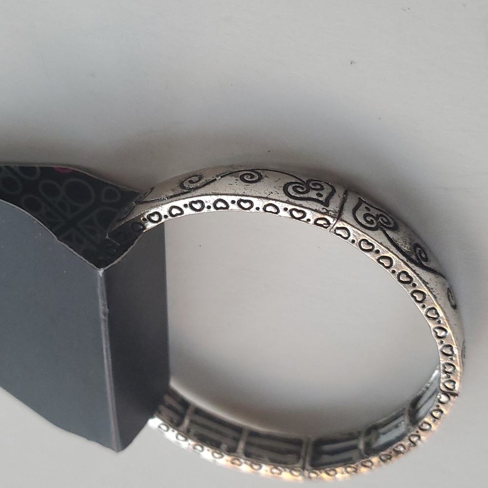 Boutique Paparazzi Silver Tone Tarnished Scrollwork Stretchy Bracelet - Picture 3 of 5